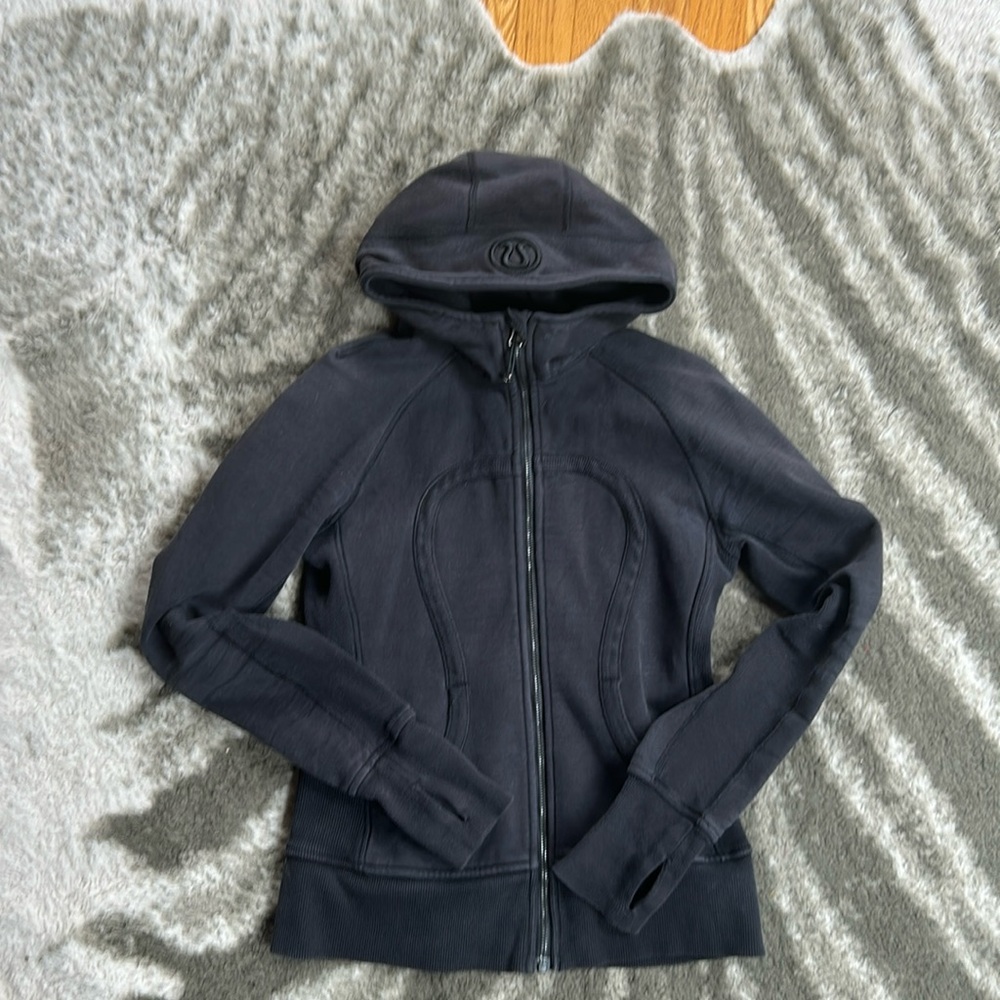 Lululemon scuba full zip size 6 in good condition